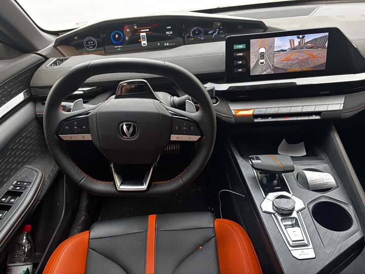Changan UNI-V 2024 1.5 T Sport — фото 6