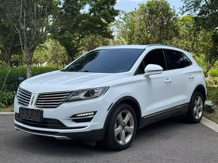 Lincoln MKC 2017 2.0 T 2 WD — фото 1