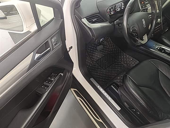 Lincoln MKC 2019 2.0 T 2 WD VI — фото 16