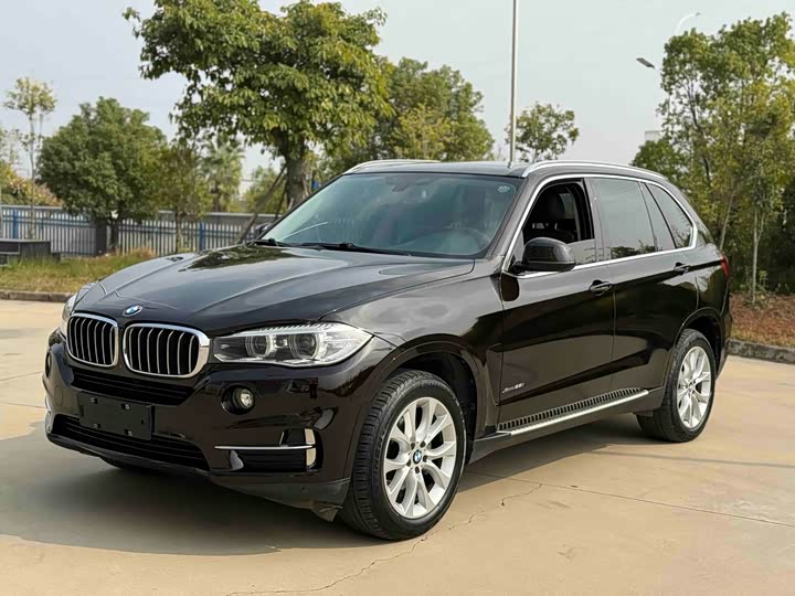 BMW X5 2017 x Drive 28i — фото 1