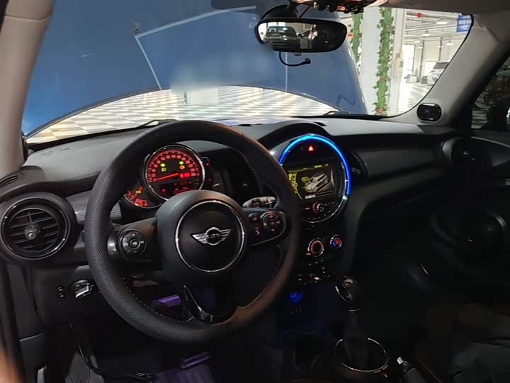 MINI Hatch — фото 10
