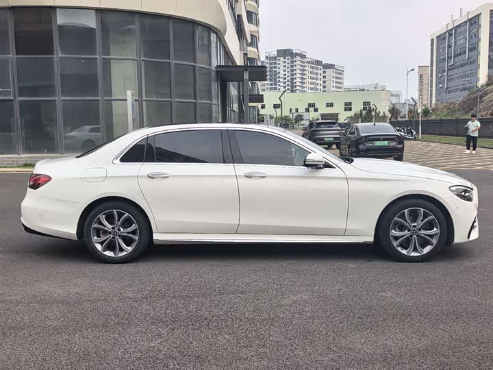 Mercedes-Benz E-Class 2021 E 300 L — фото 36