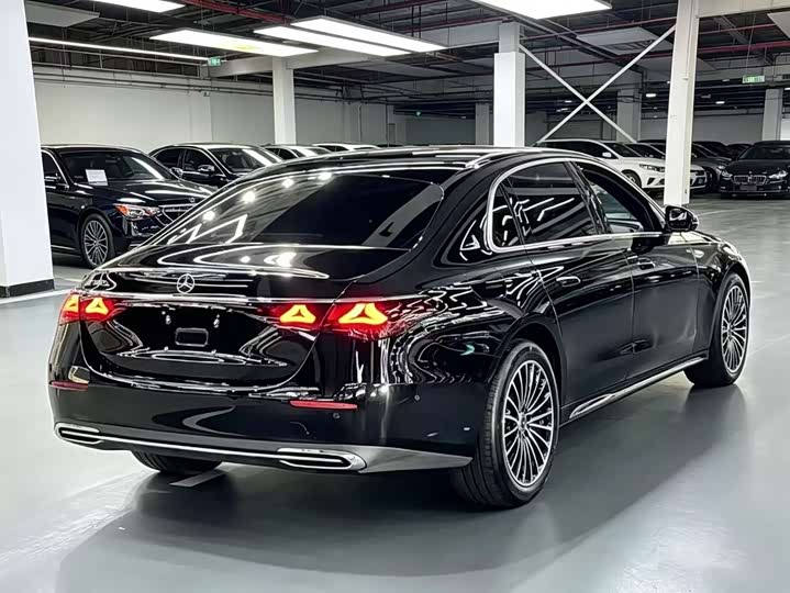 Mercedes-Benz E-Class 2025 E 300 L Luxury — фото 21