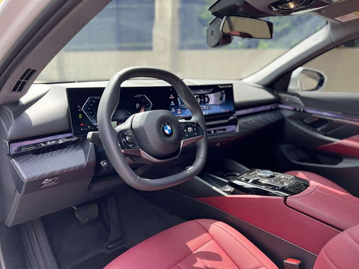 BMW 5-Series 2024 530 Li Leading — фото 9
