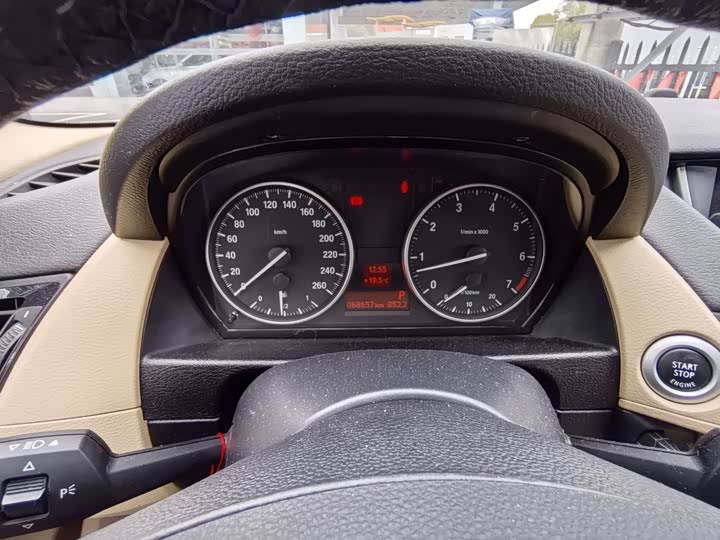BMW X1 2014 s Drive 18i Leading — фото 5