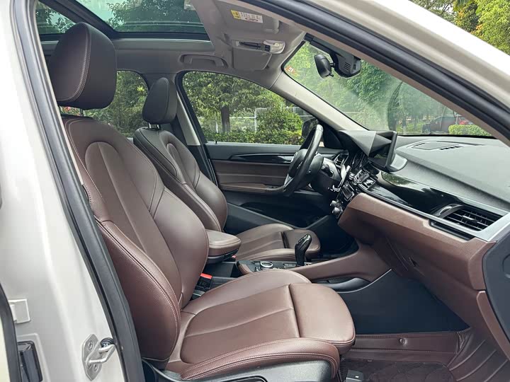 BMW X1 2021 s Drive 20 Li — фото 42