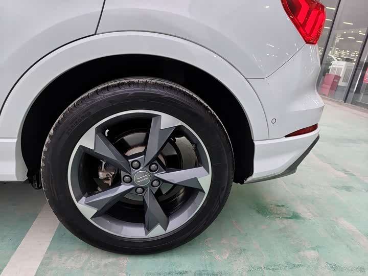 Audi Q3 2021 35 TFSI — фото 20