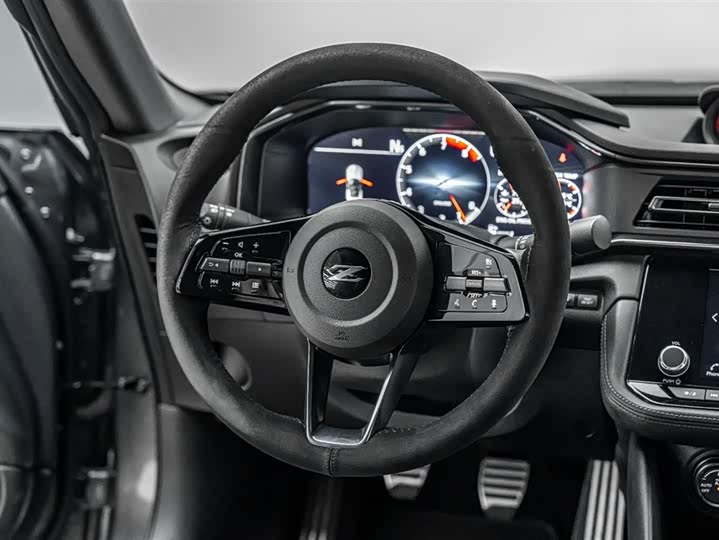 Nissan 400 Z 2023 3.0 T — фото 29
