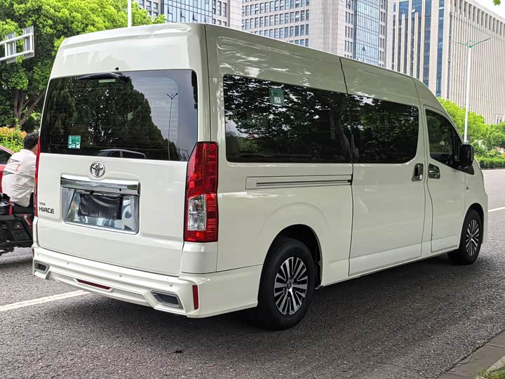 Toyota HIACE 2021 3.5 L — фото 7