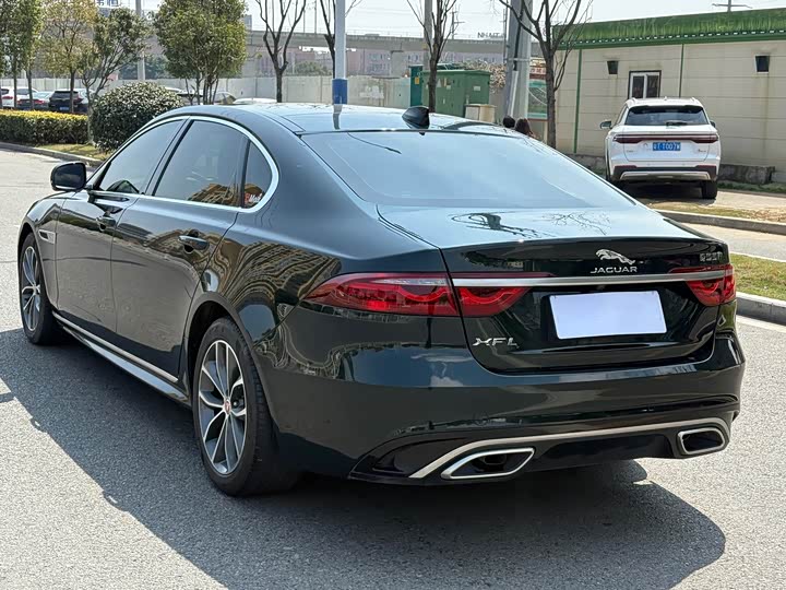 Jaguar XFL 2023 XFL 2.0 T P 250 2 WD — фото 6
