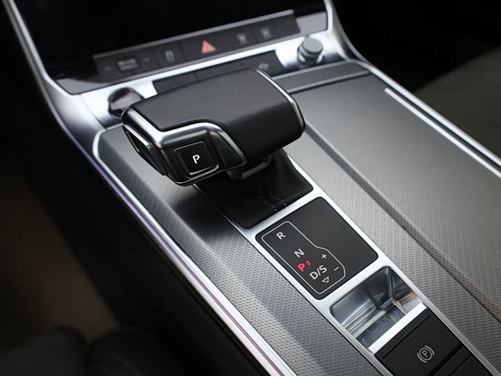 Audi A7L 2024 45 TFSI S-line — фото 15