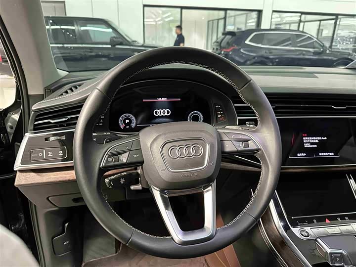Audi Q7 2024 45 TFSI quattro S line — фото 16