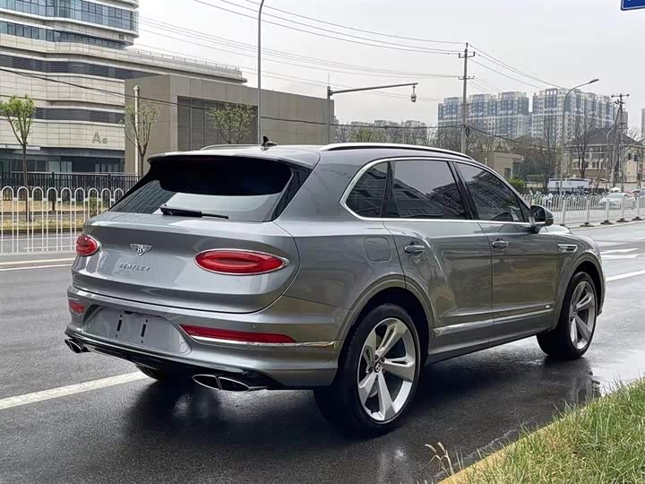Bentley Bentayga — фото 2