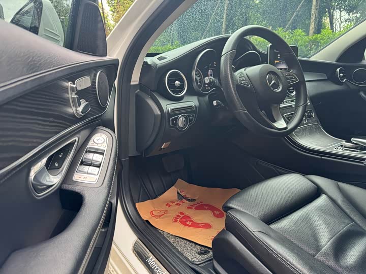 Mercedes-Benz C-Class 2018 C 200 L — фото 13