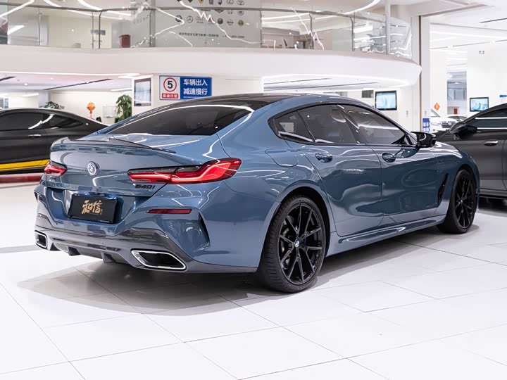 BMW 8-Series 2019 840i x Drive M — фото 6
