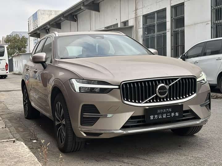 Volvo XC60 2025 B 5 4 WD — фото 4