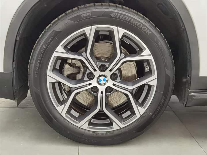 BMW X1 2022 s Drive 25 Li Leading — фото 17