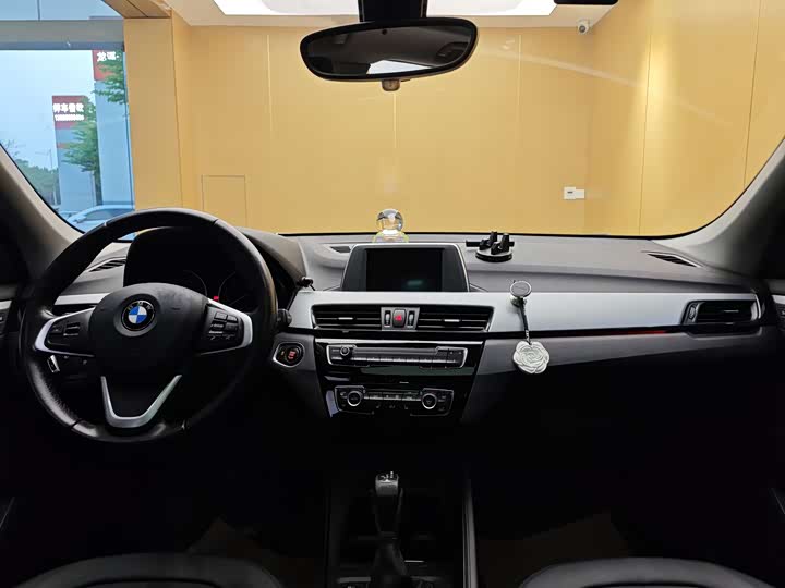 BMW X1 2016 s Drive 18 Li — фото 20