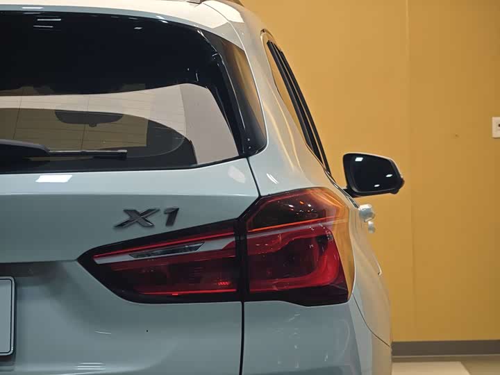 BMW X1 2016 s Drive 18 Li — фото 27