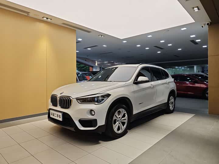 BMW X1 2016 s Drive 18 Li — фото 1