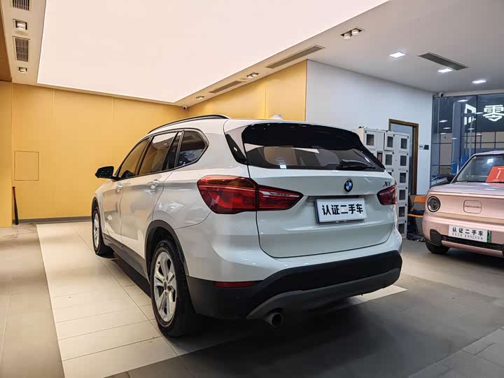BMW X1 2016 s Drive 18 Li — фото 26