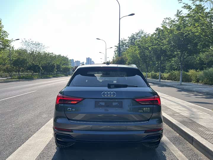 Audi Q3 2023 35 TFSI (1.4 T) — фото 4