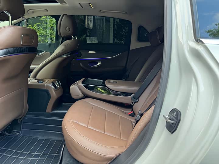 Mercedes-Benz E-Class 2016 E 200 L Sport — фото 9