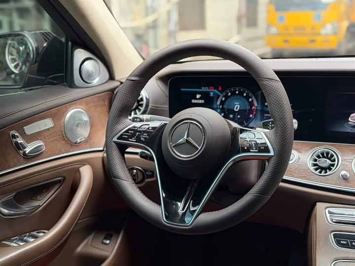 Mercedes-Benz E-Class 2016 E 200 L — фото 5
