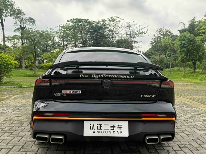 Changan UNI-V 2024 1.5 T Sport — фото 24