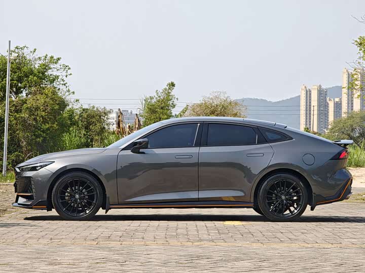 Changan UNI-V 2023 1.5 T — фото 16