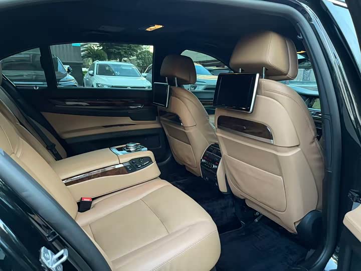 BMW 7-Series 2013 750 Li x Drive — фото 8