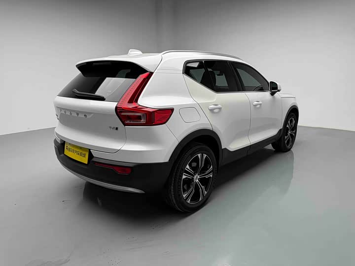 Volvo XC40 2022 T 4 WD — фото 10
