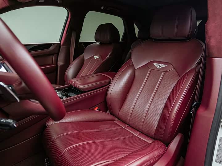 Bentley Bentayga — фото 11