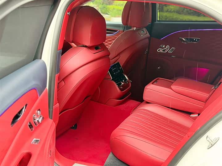 Bentley Flying Spur — фото 6
