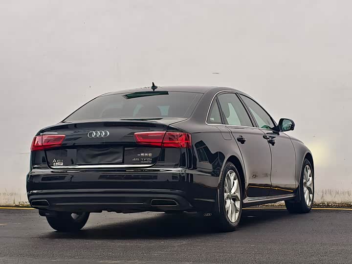Audi A6L 45 TFSI quattro спорт — фото 17