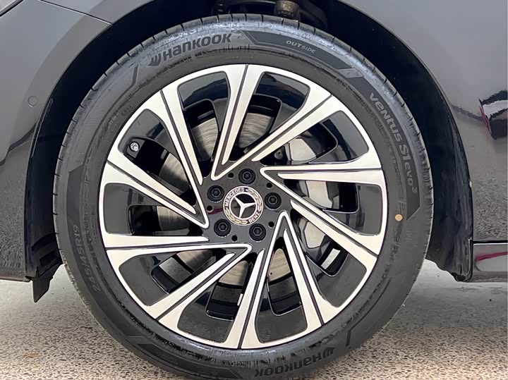 Mercedes-Benz E-Class 2024 E 300 L Luxury — фото 5