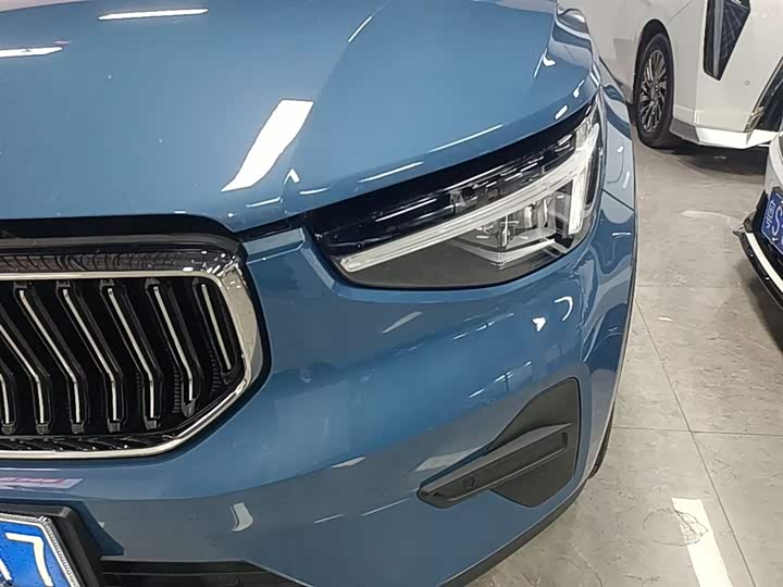 Volvo XC40 2023 B 3 — фото 24