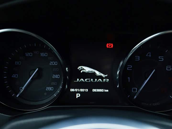 Jaguar XE 2015 2.0 T 240 PS R-Sport — фото 8