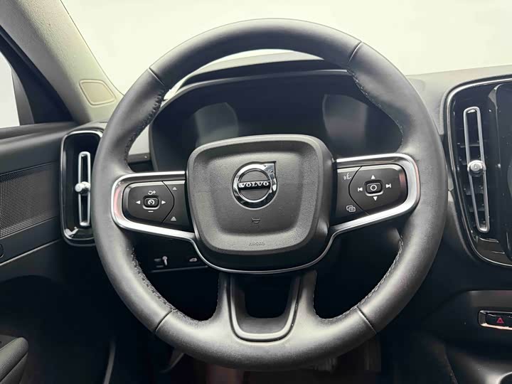 Volvo XC40 2022 T 4 WD — фото 15