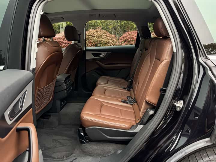 Audi Q7 2018 40 TFSI Comfort — фото 9