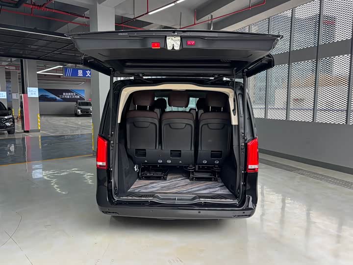 Mercedes-Benz V-Class 2022 V 260 L — фото 16