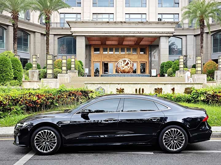 Audi A7L 2024 45 TFSI Luxury — фото 23