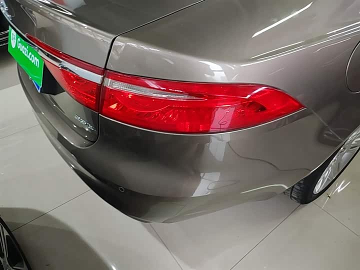 Jaguar XFL 2018 XFL 2.0 T 250 PS — фото 8