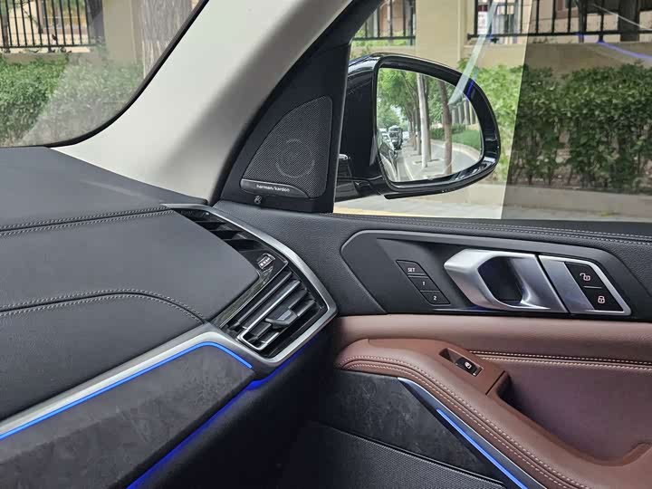 BMW X5 2019 x Drive 40i M — фото 18