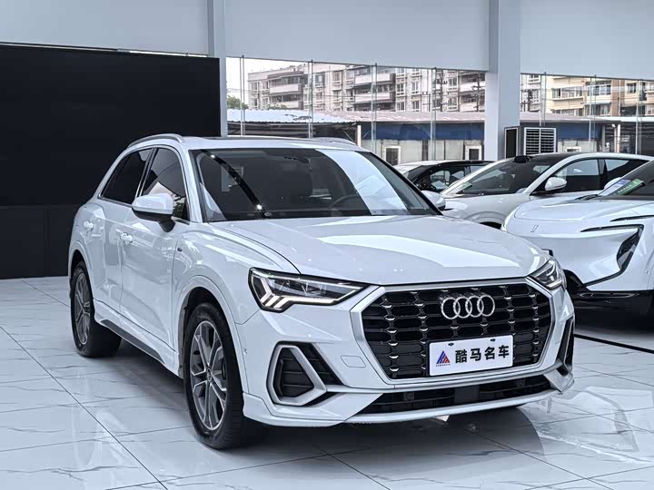Audi Q3 2022 40 TFSI — фото 3
