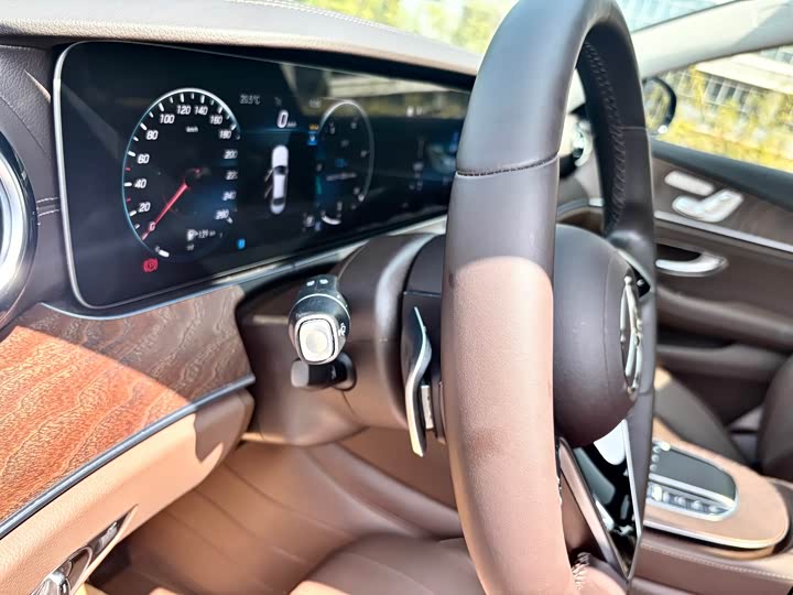 Mercedes-Benz E-Class 2023 E 300 L Luxury — фото 14