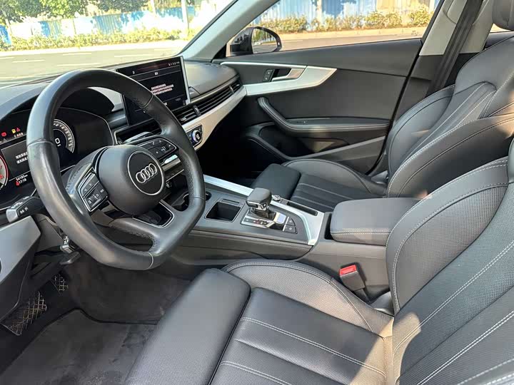 Audi A4L 40 TFSI люкс-динамик — фото 9