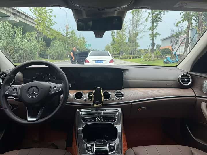 Mercedes-Benz E-Class E 320 L 4MATIC — фото 9