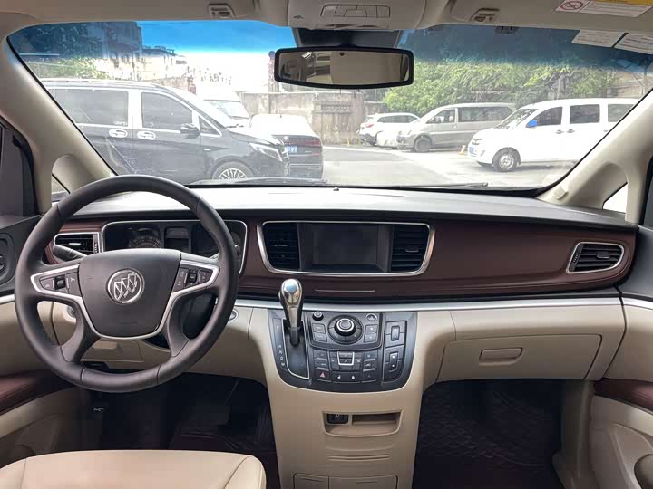 Buick GL 8 2017 25 S Luxury V — фото 13