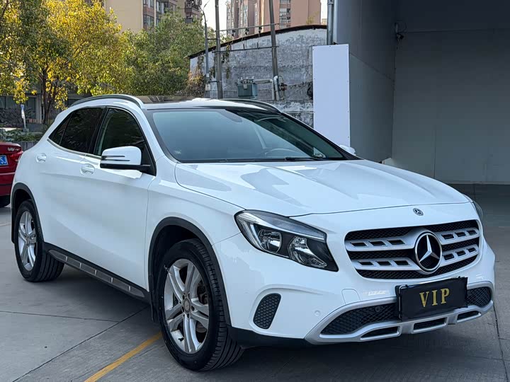 Mercedes-Benz GLA 2018 GLA 200 — фото 3
